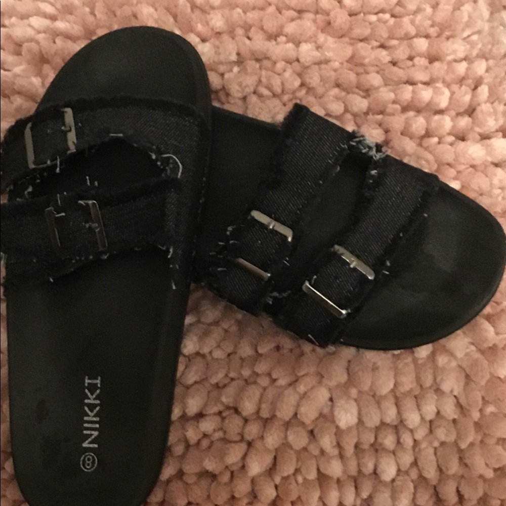 Nikki slides